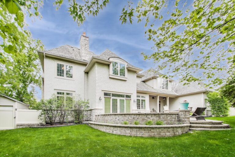 724 Becker Road Listed by Top Glenview Realtor Vittoria Logli outdoor
