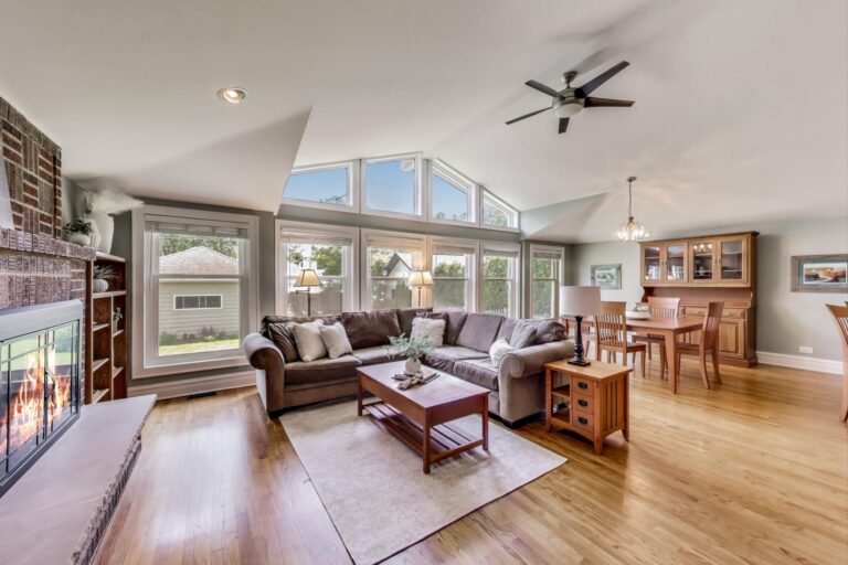 1525 Spencer Avenue Family Room