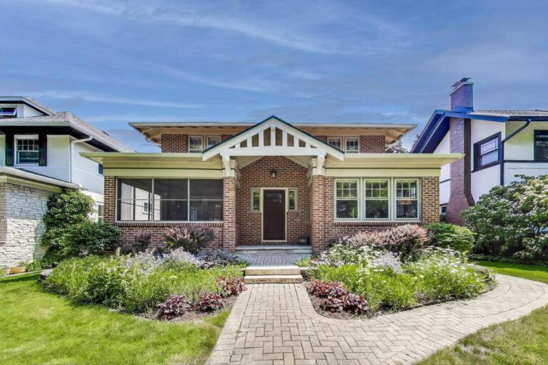 1525 Spencer Avenue Front View of Home