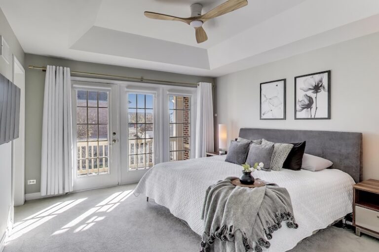 2408 Violet Street Glenview spacious bedroom