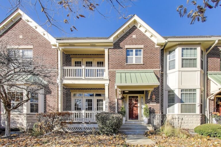 2408 Violet Street Glenview front of home