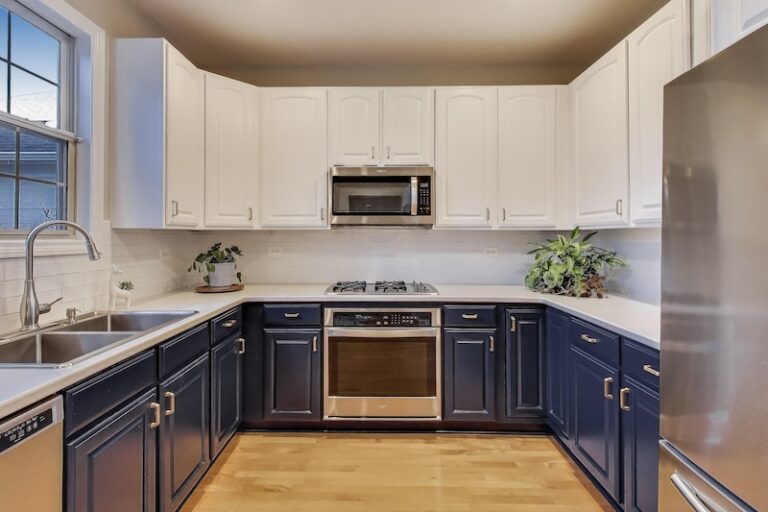 2408 Violet Street Glenview beautiful kitchen